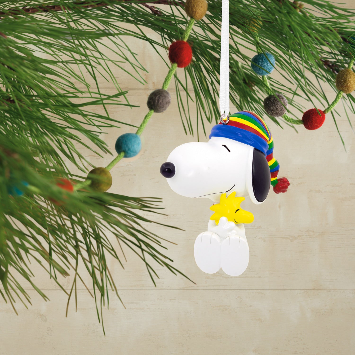 Peanuts Snoopy with knit cap Hallmark Ornament – 日本ホールマーク