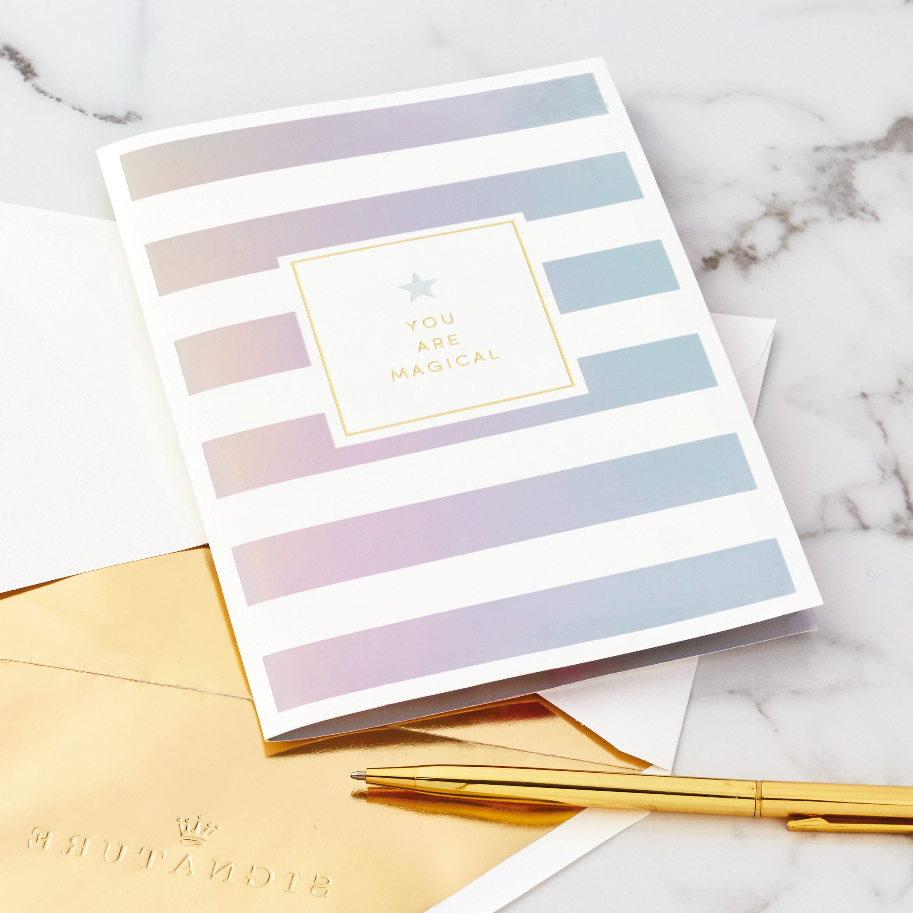 NEWENGLAND出身を誇るメッセージプリントパーカー 日本ホールマーク公式オンラインストア｜レター・カード通販