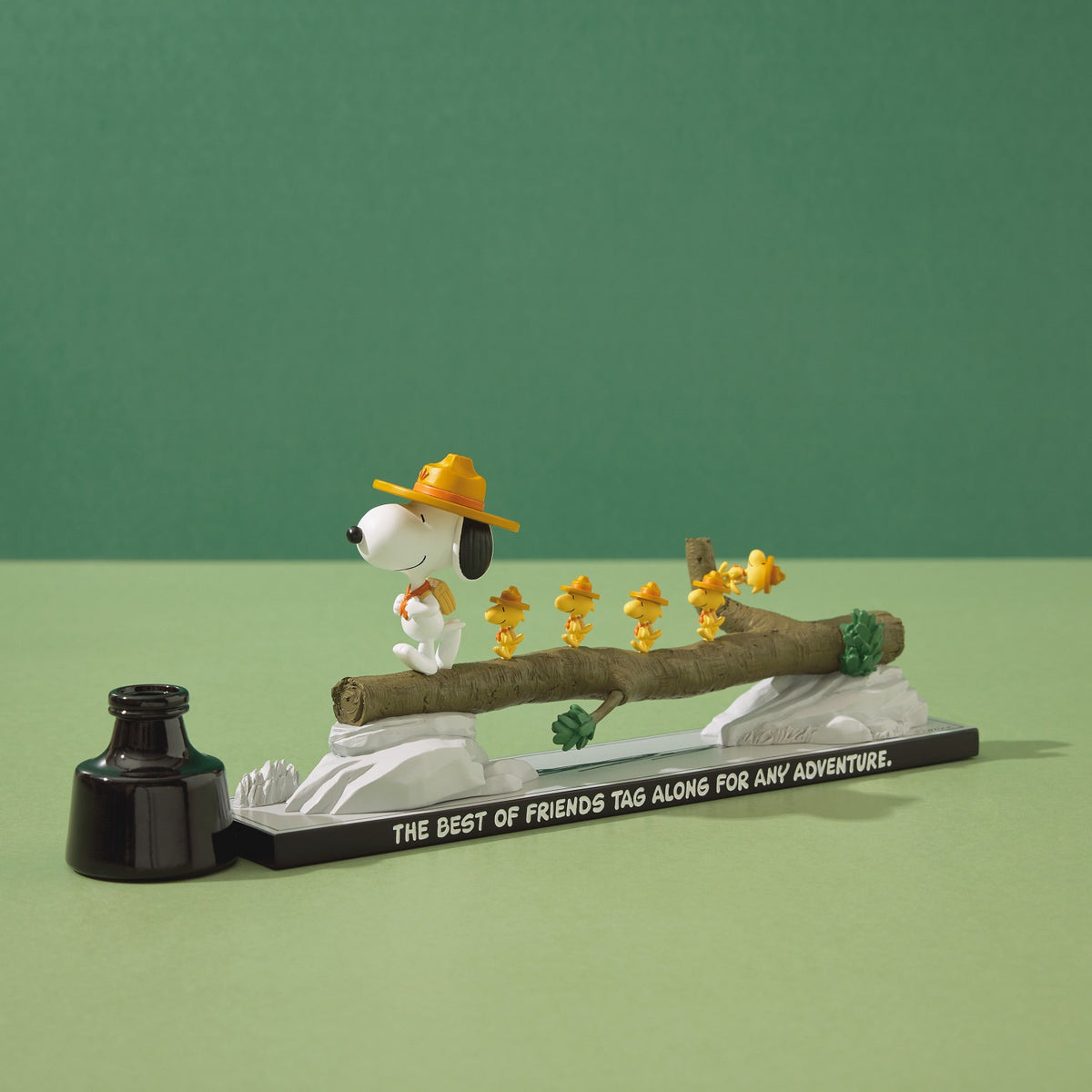 The Peanuts® スヌーピー ビーグル・スカウト50周年限定フィギュリン 