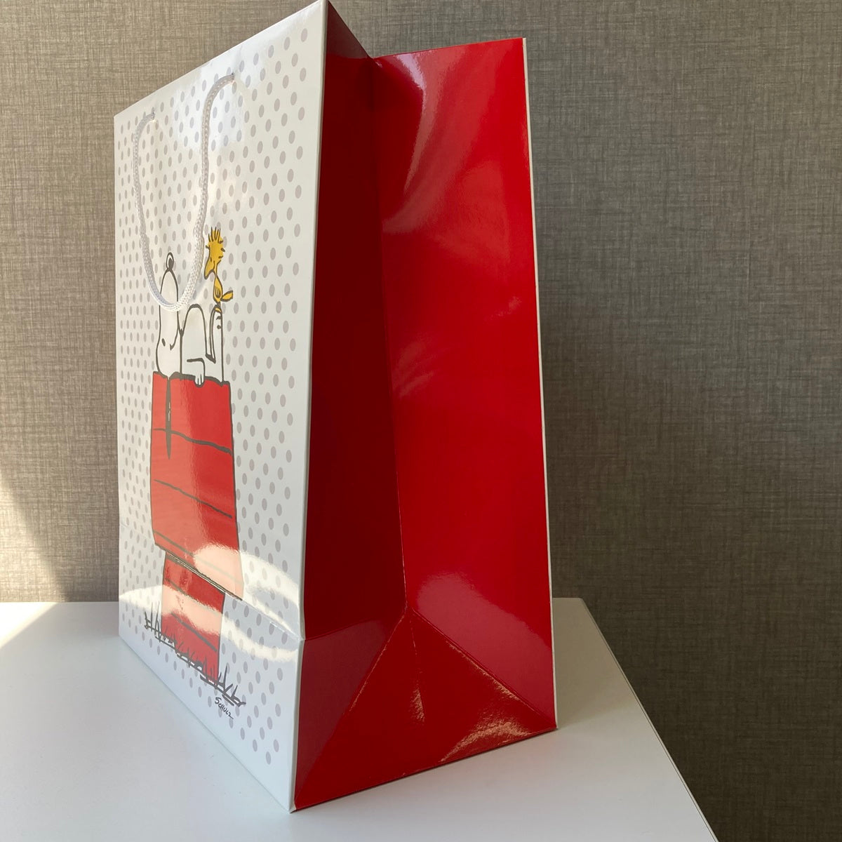 Large Gift Bag スヌーピー ギフトバッグ Peanuts® 犬小屋 – 日本